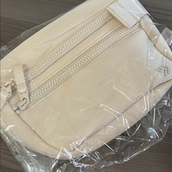 All in Motion Beige Belt Bag - Picture 6 of 6